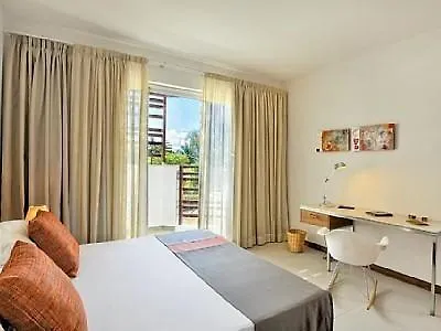 So Beach Villa In Situ Roches Noires Room photo