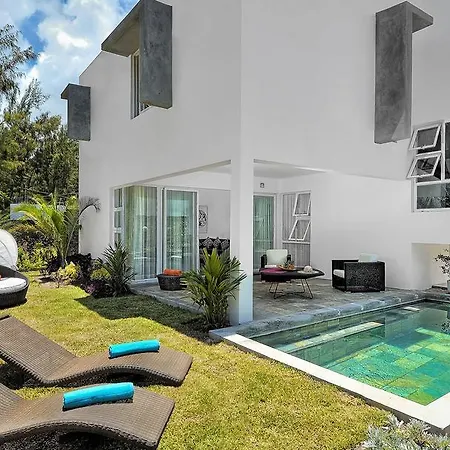 So Beach Villa In Situ Roches Noires Room photo
