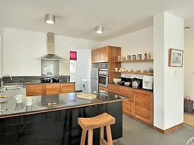 So Beach Villa In Situ Roches Noires Room photo