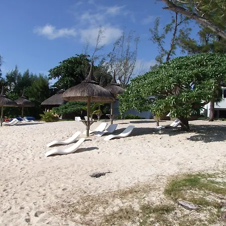 So Beach Villa In Situ Roches Noires Room photo